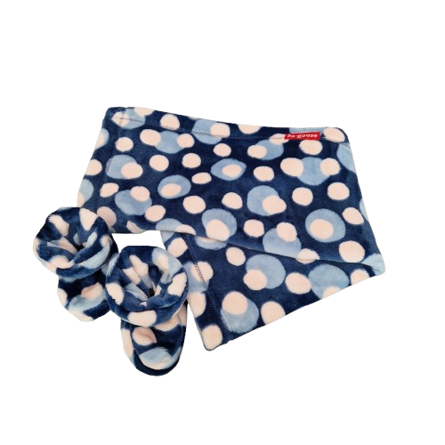 baby shower gift box of blanket and bootie